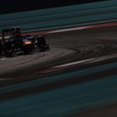 Mark Webber pone a prueba al RB8 en Abu Dabi