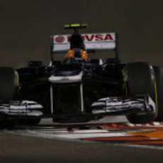 Bruno Senna rueda en los Libres 2 del GP de Abu Dabi 2012