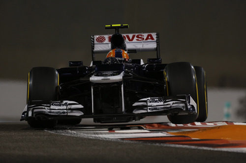 Bruno Senna rueda en los Libres 2 del GP de Abu Dabi 2012
