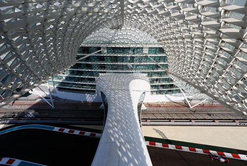 Vista desde el puente del hotel de Yas Marina