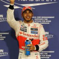 Lewis Hamilton se hace con la 'pole' en el GP de Abu Dabi 2012