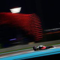 Lewis Hamilton camino de la 'pole' en Yas Marina