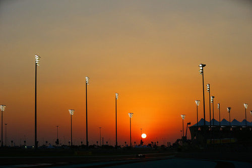 Cae la noche en Abu Dabi 2012