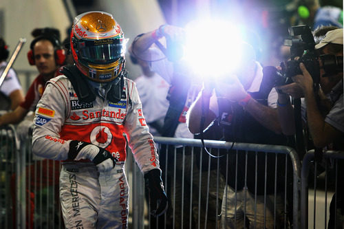 Lewis Hamilton tras lograr su 'pole position' en Abu Dabi 2012