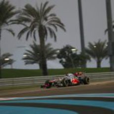 Jenson Button completa la clasificación en el circuito de Yas Marina