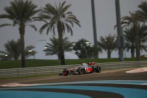 Jenson Button completa la clasificación en el circuito de Yas Marina
