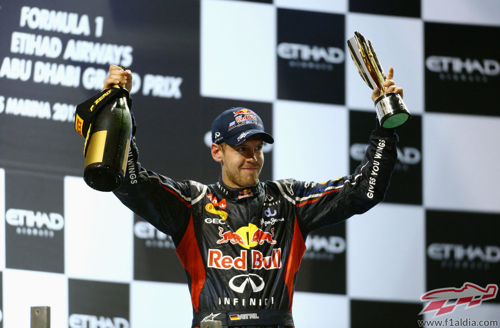 Sebastian Vettel remontó del pit lane al podio en Abu Dabi