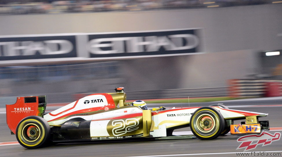 Pedro de la Rosa conduce el F112 en la carrera de Abu Dabi