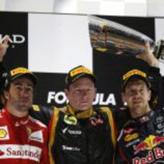 Räikkönen, Alonso y Vettel en el podio de Abu Dabi 2012