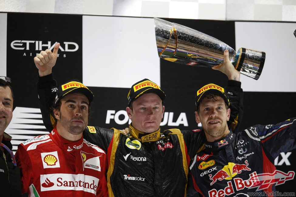 Räikkönen, Alonso y Vettel en el podio de Abu Dabi 2012
