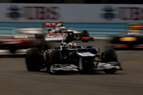 Pastor Maldonado estuvo con los mejores en la carrera de Abu Dabi