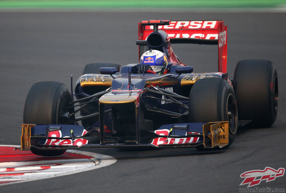 Daniel Ricciardo terminó decimotercero en India