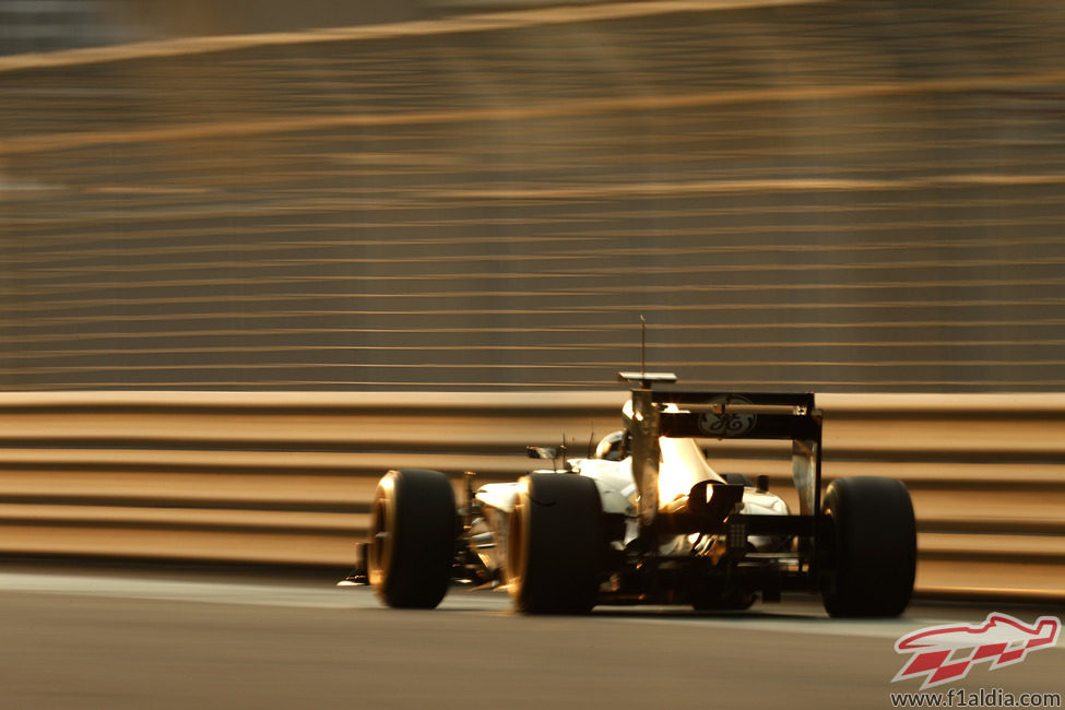 Giedo van der Garde en el Caterham en los test de Abu Dabi 2012