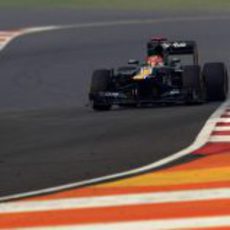 Heikki Kovalainen completa la carrera en India