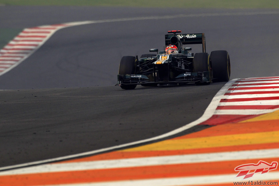 Heikki Kovalainen completa la carrera en India