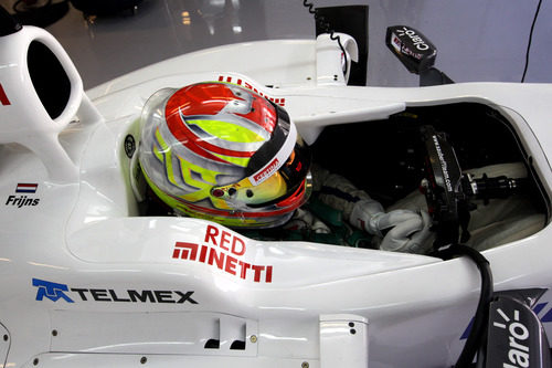 Robin Frijns terminó cuarto en la primera jornada de test en Abu Dabi