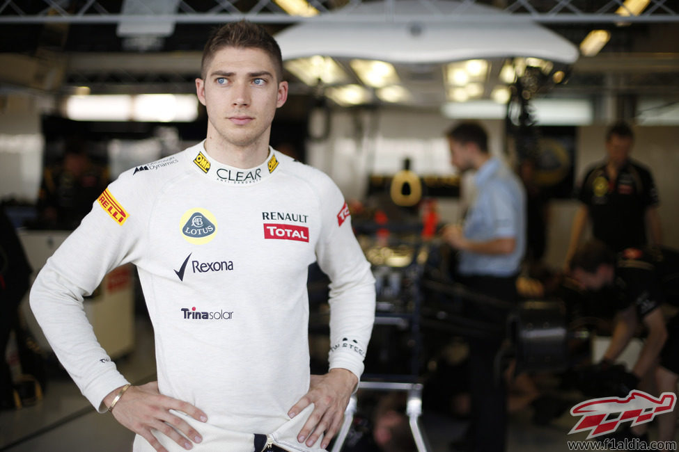 Edoardo Mortara estuvo con Lotus en los test para rookies de Abu Dabi