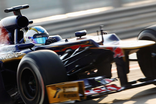 Johnny Cecotto fue el piloto de Toro Rosso para el segundo día de test en Abu Dabi