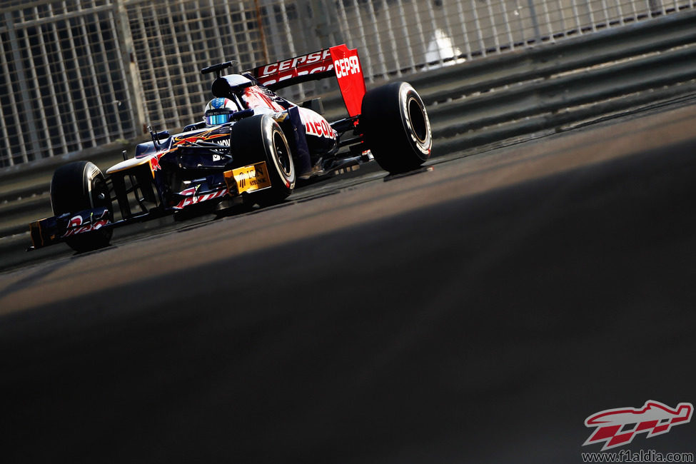 Johnny Cecotto estuvo presente en la segunda jornada de test en Abu Dabi