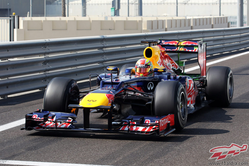 Robin Frijns rodó con Red Bull el tercer día de test en Abu Dabi