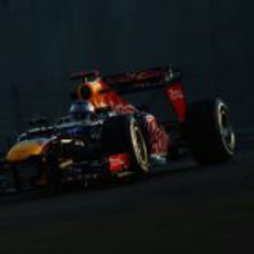 Sebastian Vettel prueba en RB8 en los libres de Yas Marina