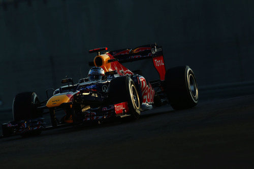 Sebastian Vettel prueba en RB8 en los libres de Yas Marina