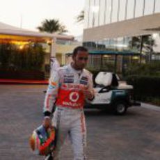 Lewis Hamilton abandona en Yas Marina