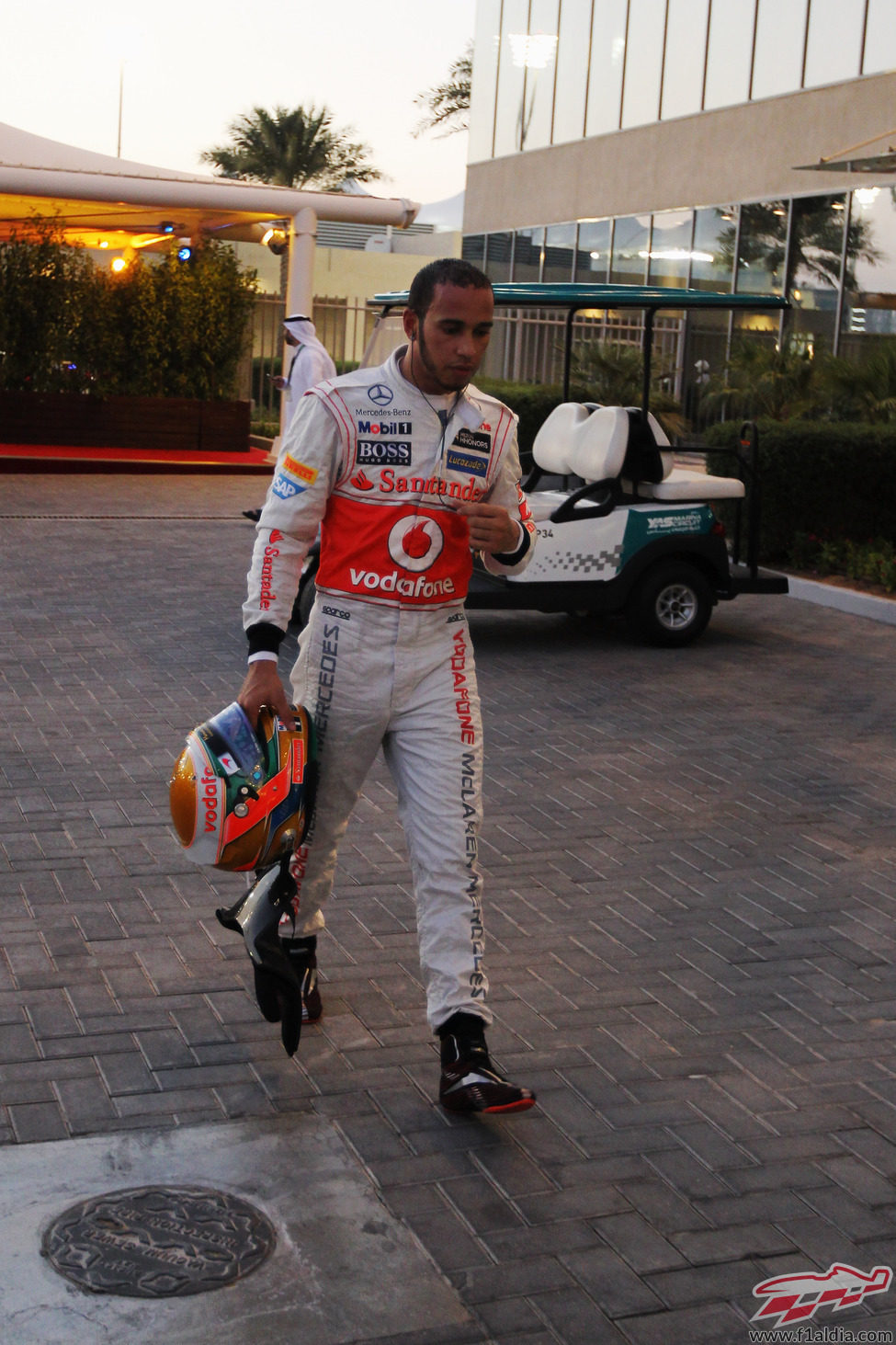 Lewis Hamilton abandona en Yas Marina