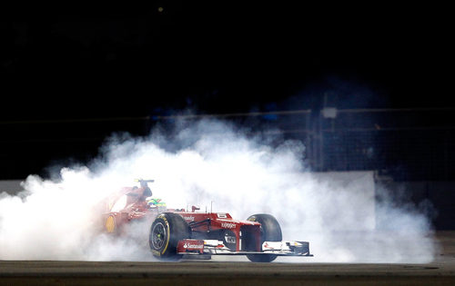 Felipe Massa dando espectáculo en la carrera de Yas Marina