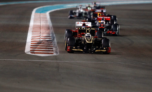 Kimi Räikkönen lidera la carrera de Abu Dabi