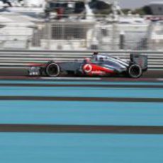 Jenson Button completa los Libres 1 del GP de Abu Dabi 2012