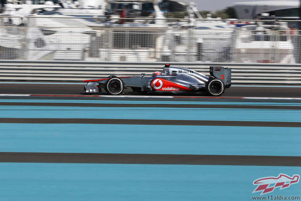 Jenson Button completa los Libres 1 del GP de Abu Dabi 2012