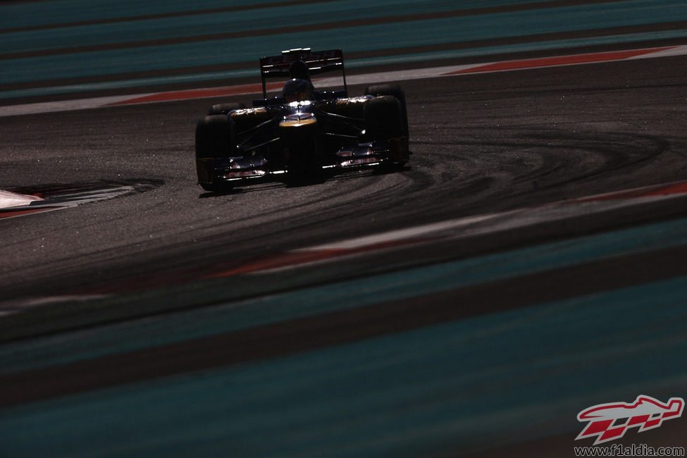 Jean-Eric Vergne a los mandos del STR7 en Abu Dabi