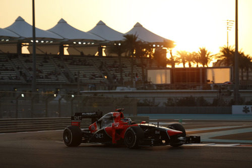 Timo Glock aprovecha los últimos instantes de sol en Abu Dabi