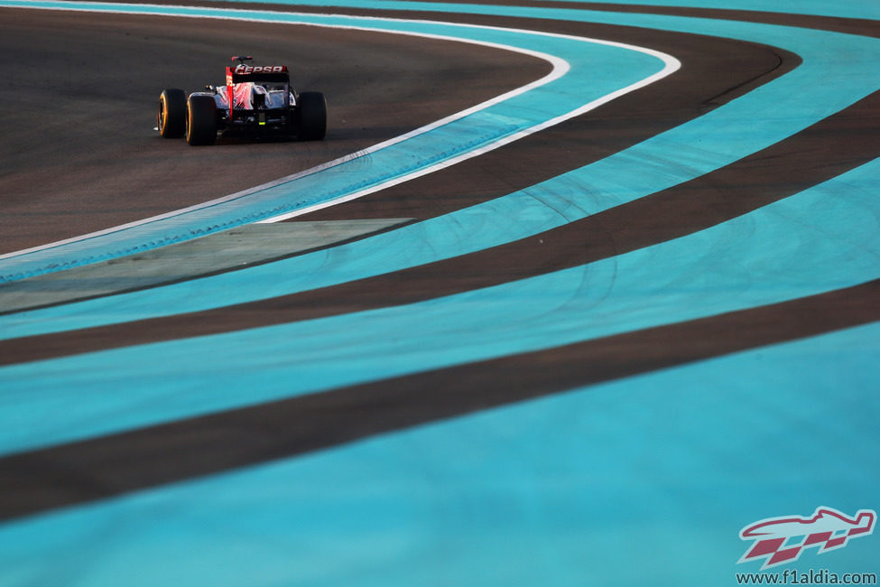Daniel Ricciardo consigue un punto en el GP de Abu Dabi 2012