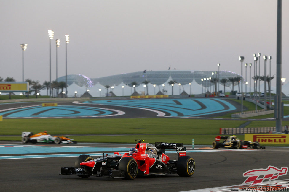 Charles Pic abandonó por un fallo en el motor en Abu Dabi