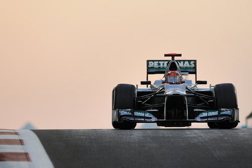 Michael Schumacher termina los Libres 3 en Abu Dabi