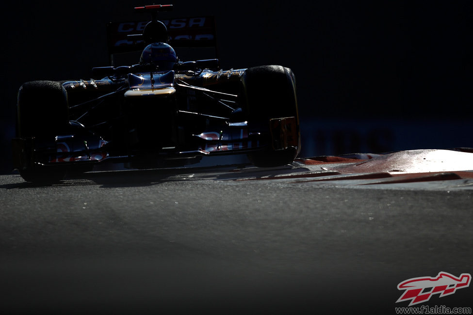 Daniel Ricciardo logró el 16º mejor tiempo en Abu Dabi