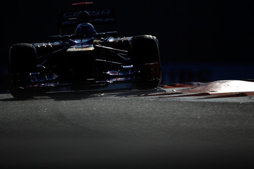 Daniel Ricciardo logró el 16º mejor tiempo en Abu Dabi