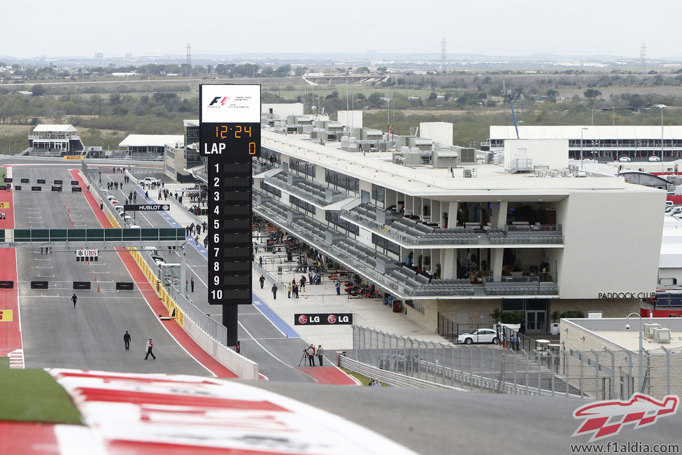 El 'pit lane' desde la curva 1 de Austin