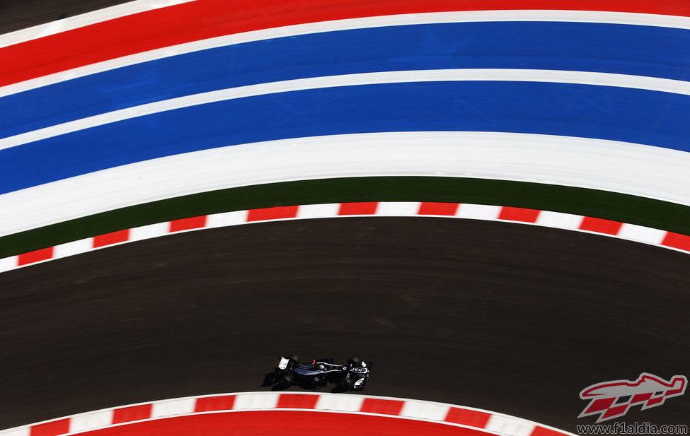 Pastor Maldonado rueda en los libres del GP de Estados Unidos 2012