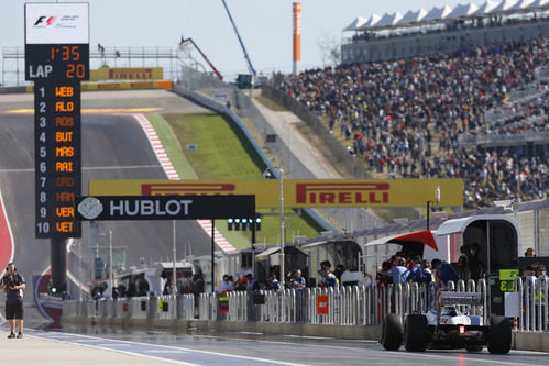 Pastor Maldonado en el pitlane del Circuito de las Américas