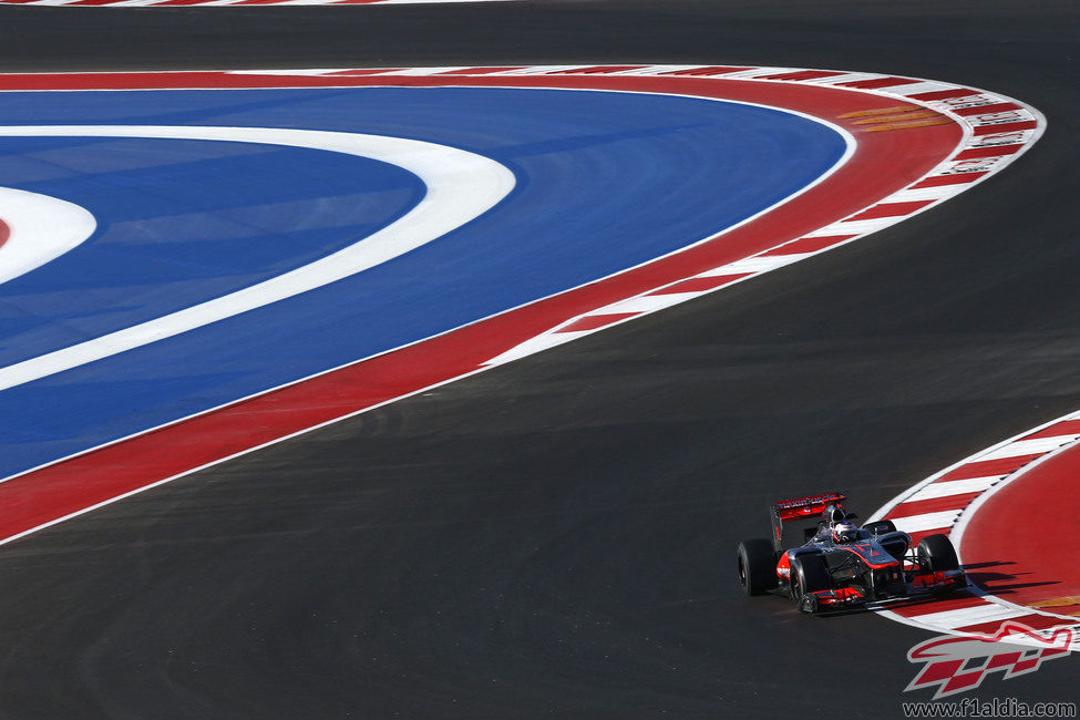 Jenson Button estrena el Circuito de las Américas