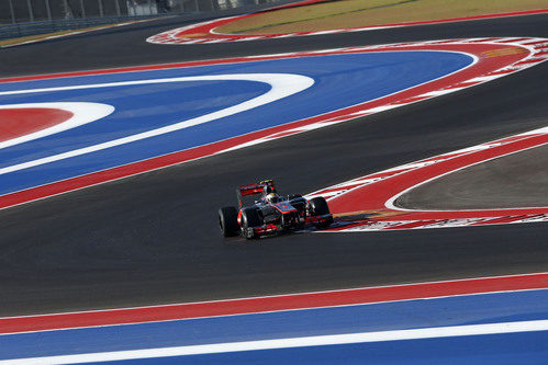 Lewis Hamilton tuvo buen ritmo en los primeros libres de Austin