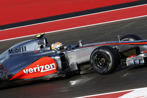 Lewis Hamilton prueba el neumático medio en Austin