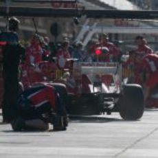 Ensayo de cambio de neumáticos del equipo Ferrari