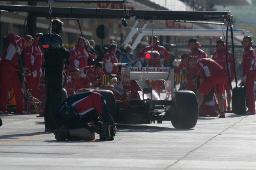 Ensayo de cambio de neumáticos del equipo Ferrari