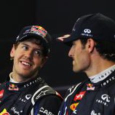 Sebastian Vettel y Mark Webber en la rueda de prensa