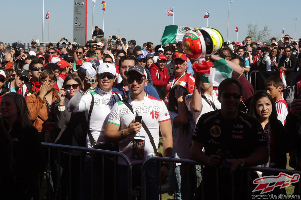 Los fans de Sergio Pérez en Austin