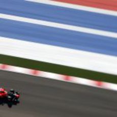 Charles Pic aborda un curva de Austin